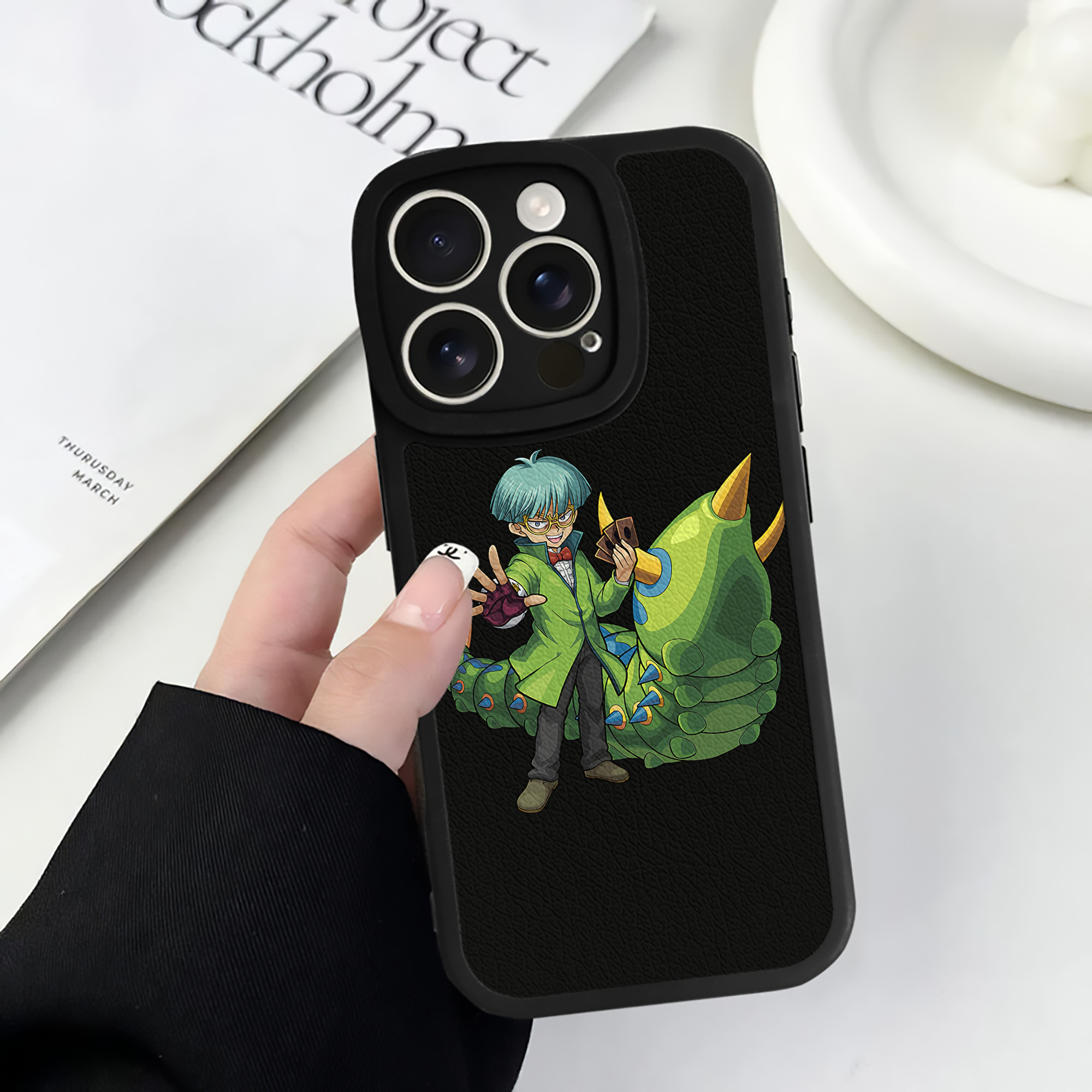 遊☆戯☆王 Yu-Gi-Oh! 【iPhone 16シリーズ対応】シリコンスマホケース（レザー調） 材質：シリコン